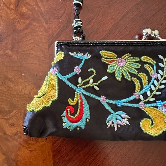 ✅LAST CHANCE✅ Chateau Black Multicolored Beaded Clutch EXCELLENT CONDITION - Picture 2 of 6